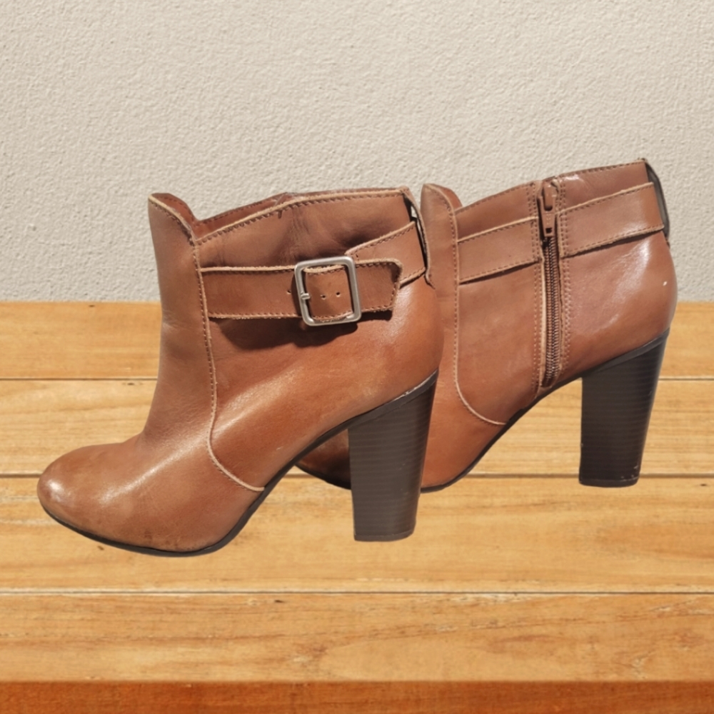 Liz Claiborne heeled booties